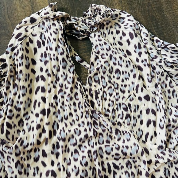 Equipment Farah Cheetah Keyhole Blouse | NWT | Small - Picture 8 of 8